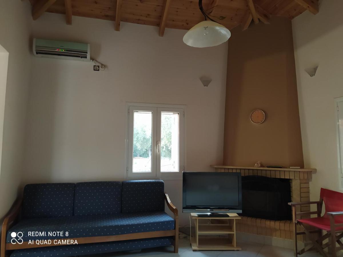 Ozena Countryside Apartment Vromonérion エクステリア 写真