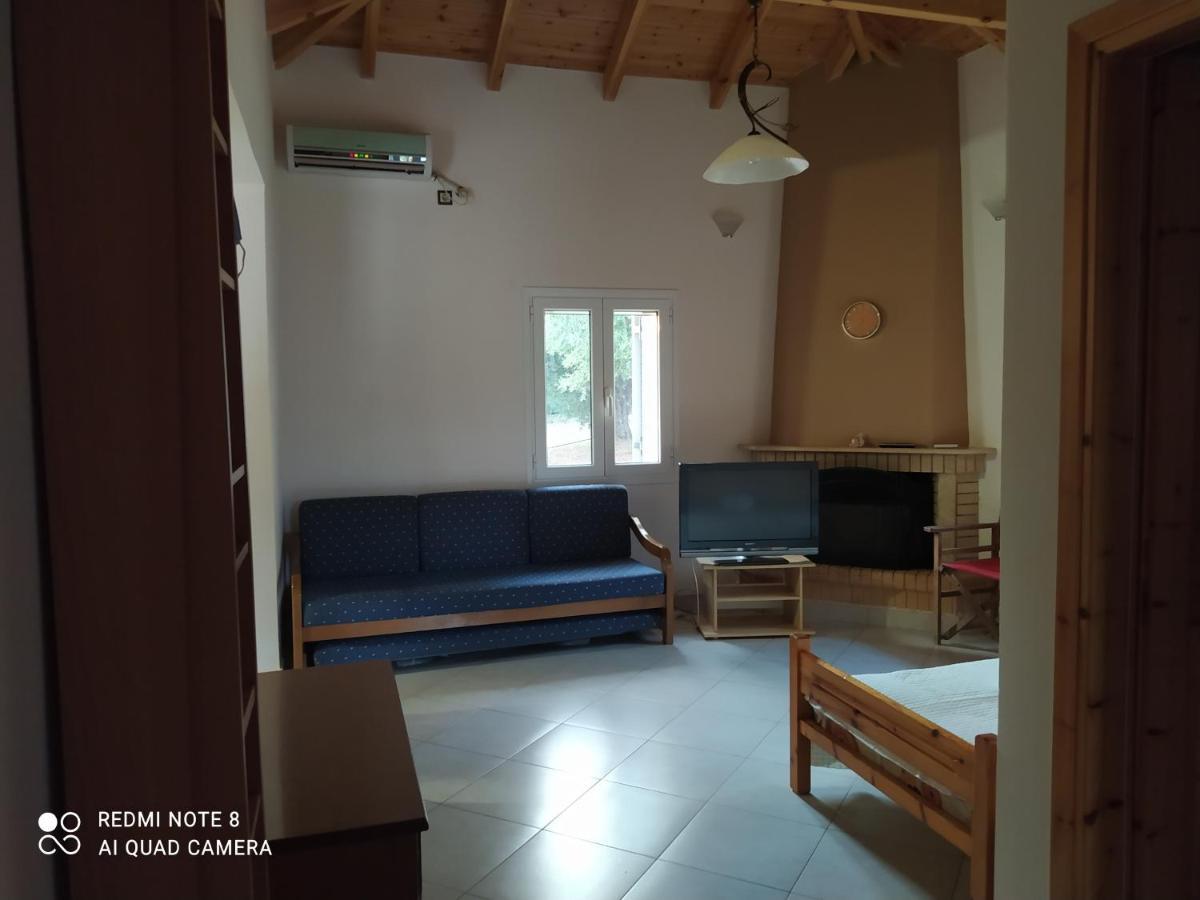 Ozena Countryside Apartment Vromonérion エクステリア 写真