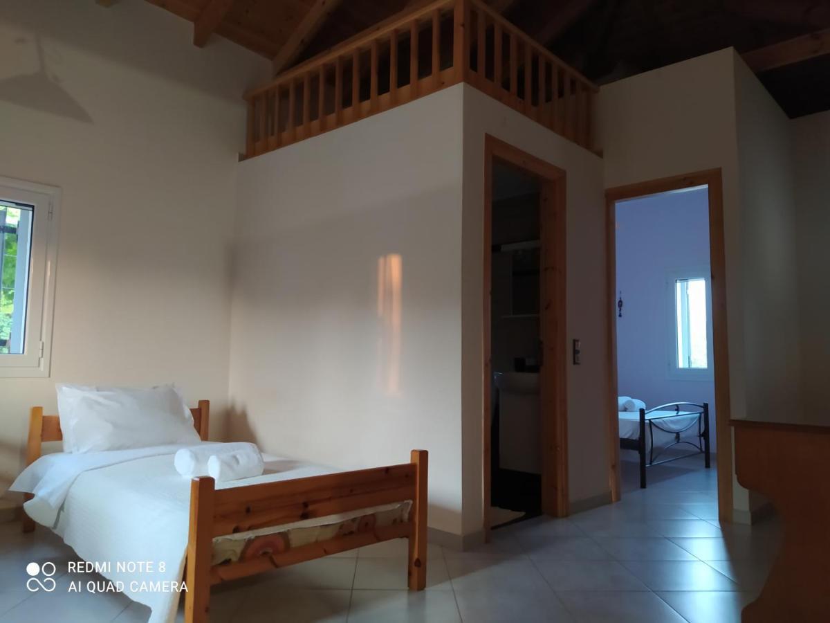 Ozena Countryside Apartment Vromonérion エクステリア 写真